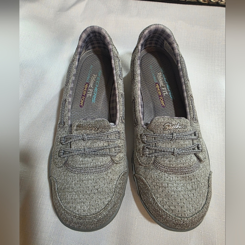 Skechers Gray Relaxed Fit Slip-Ons.  Sz 6 - Picture 3 of 8